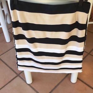 White House black market skirt size 4